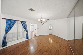 1998 Augusta Dr in Houston, TX - Building Photo - Building Photo