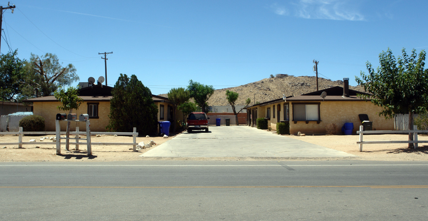 20329 Thunderbird Rd in Apple Valley, CA - Building Photo