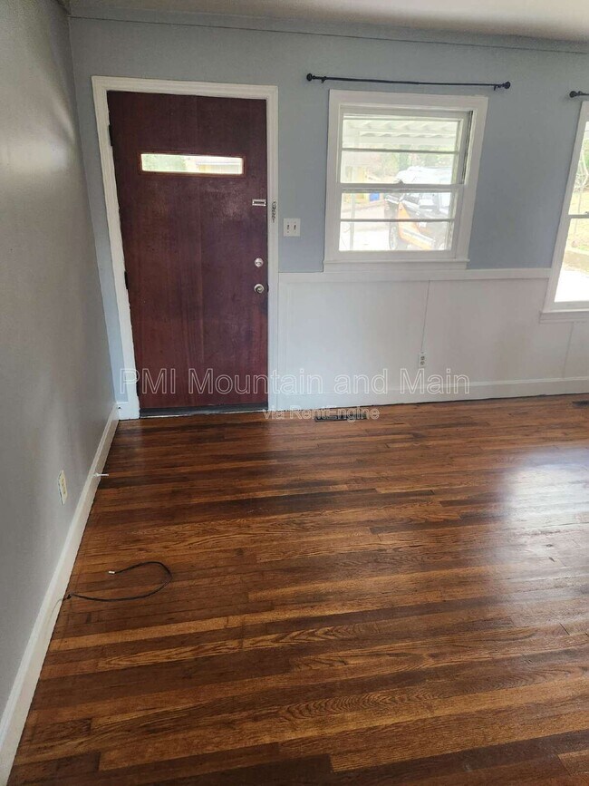 16 Belvedere Rd in Asheville, NC - Building Photo - Building Photo