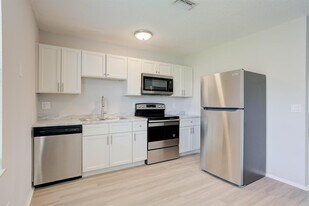 6590 Jupiter Gardens Blvd, Unit H in Jupiter, FL - Building Photo