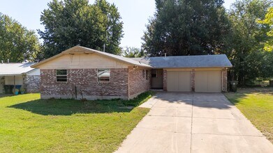 304 W Campbell Dr in Midwest City, OK - Building Photo - Building Photo