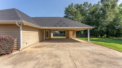 251 Owens Rd in Fort Mitchell, AL - Building Photo - Building Photo