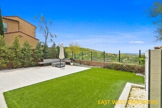 136 Falcon Rdg in Irvine, CA - Building Photo - Building Photo