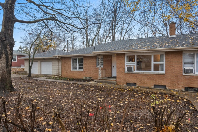 1320 Alms Dr in Champaign, IL - Building Photo - Building Photo