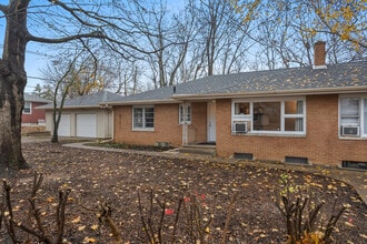 1320 Alms Dr in Champaign, IL - Building Photo - Building Photo