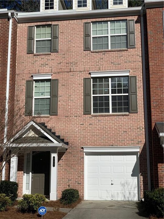 699 Coligny Ct in Atlanta, GA - Building Photo