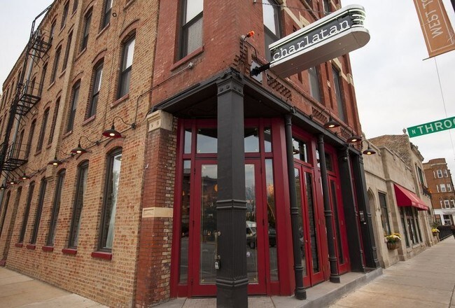 1329 W Chicago Ave