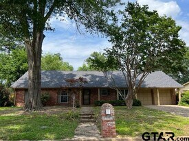 128 Atlanta Ave in Tyler, TX - Building Photo