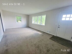 5641 4th St NE in Fridley, MN - Building Photo - Building Photo