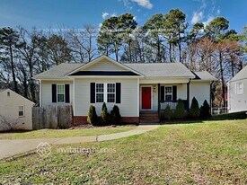 524 Parnell Dr, Unit Apt 3 in Raleigh, NC - Building Photo