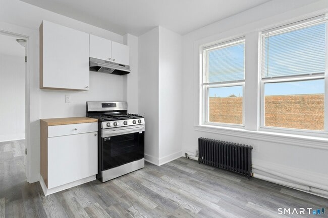 1220 State St in Bridgeport, CT - Building Photo - Building Photo