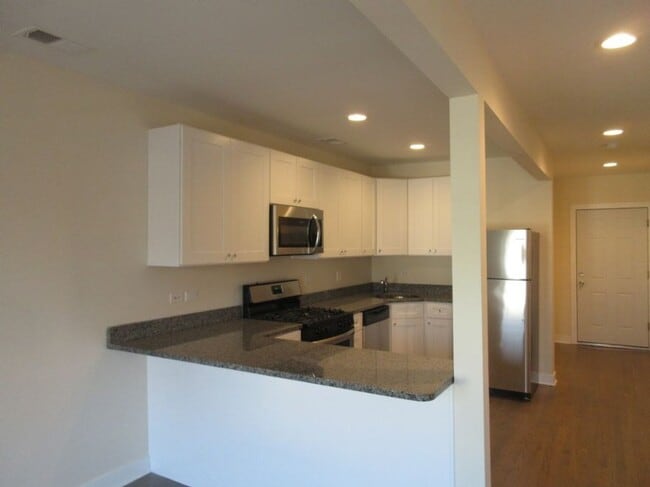 2020 N Bissell St, Unit 3