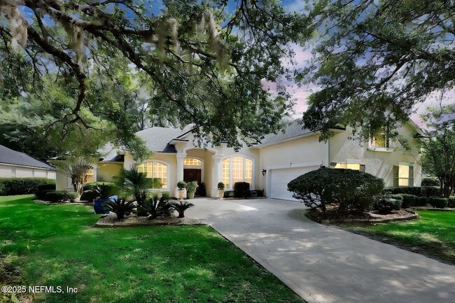 526 Oakmont Dr