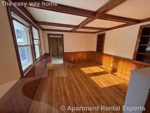 23 Ashland St, Unit #1 in Malden, MA - Foto de edificio - Building Photo
