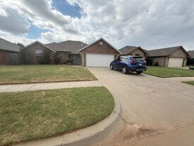 616 Morningside Dr in Yukon, OK - Building Photo