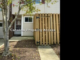 220 Elizabeth St in Chapel Hill, NC - Building Photo