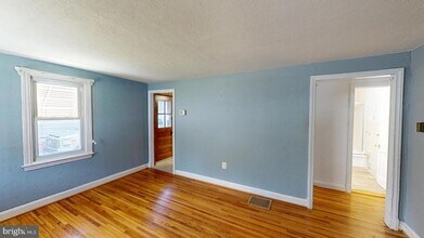 16 Patapsco Rd in Linthicum Heights, MD - Foto de edificio - Building Photo