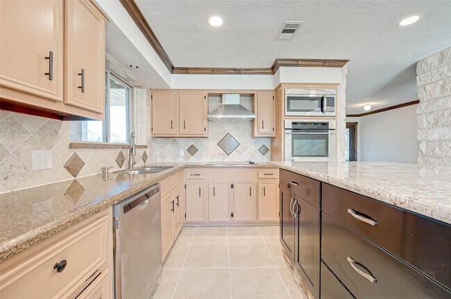 26611 Meadow Ln in Katy, TX - Building Photo - Building Photo