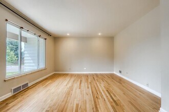 2700 S Garfield St in Denver, CO - Building Photo - Building Photo