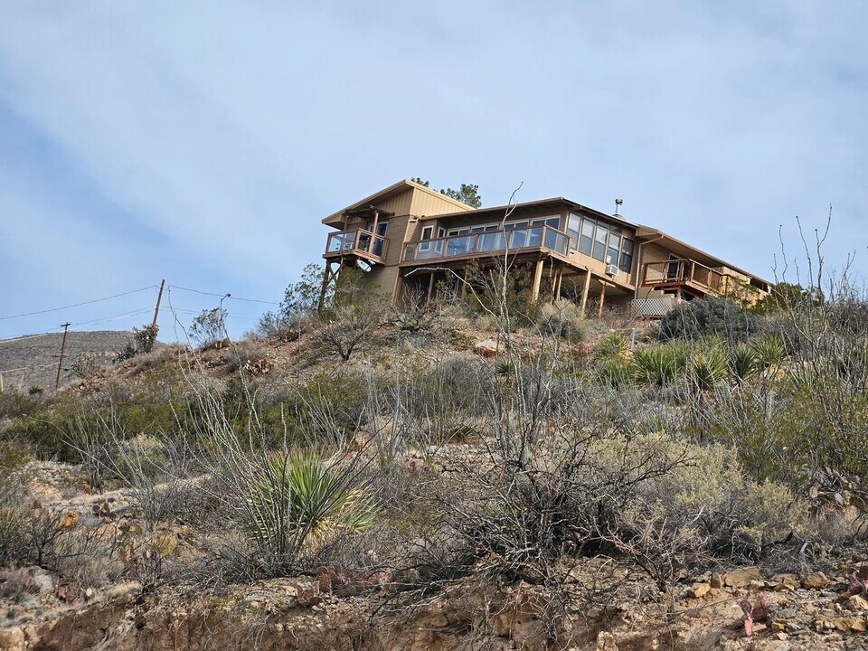 3525 Thunder Rd in Alamogordo, NM - Building Photo