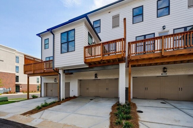 510 Healy Dr in Cumming, GA - Building Photo - Building Photo