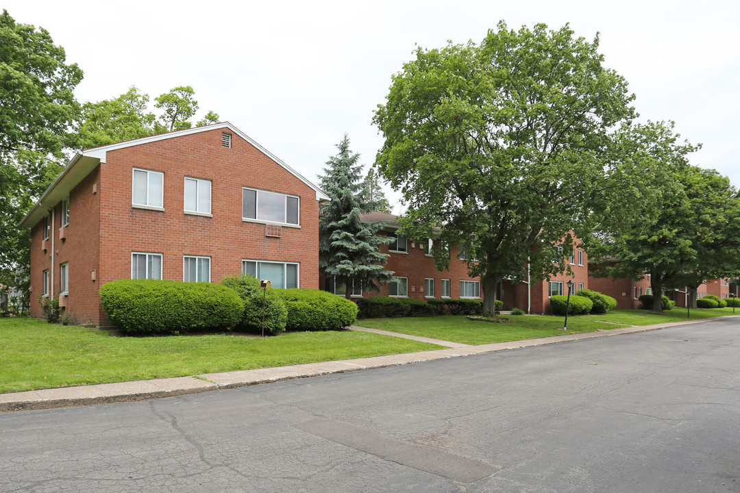 Parklane Apartments in Rochester, NY - Foto de edificio