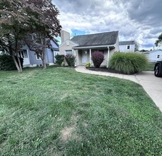 4406 Grand Central Ave in Vienna, WV - Building Photo - Building Photo