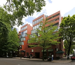 Gallery Park Apartments in Portland, OR - Foto de edificio - Building Photo