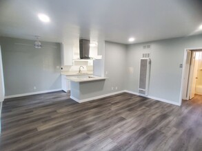 1420 in Long Beach, CA - Building Photo - Interior Photo