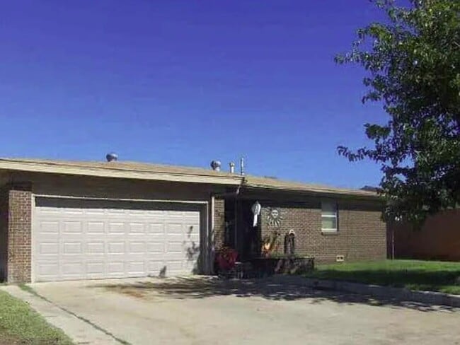 1311 E 52nd St in Odessa, TX - Building Photo - Building Photo