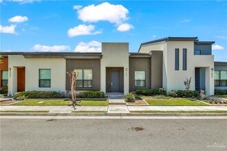 28 Ozark Ave in McAllen, TX - Building Photo - Building Photo