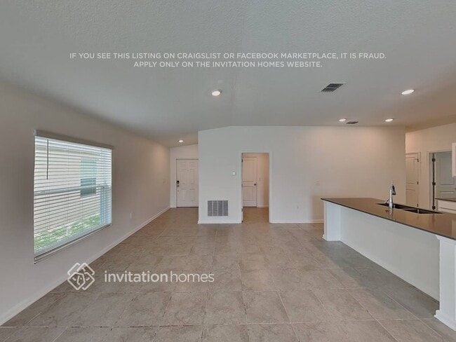 1139 Peach Crk Dr in Osteen, FL - Building Photo - Building Photo