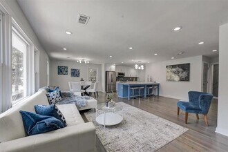 2353 Larchwood Rd SW in Atlanta, GA - Building Photo - Building Photo