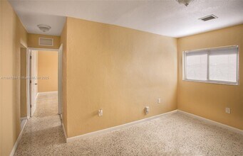 8846 SW 25th St in Miami, FL - Building Photo - Building Photo