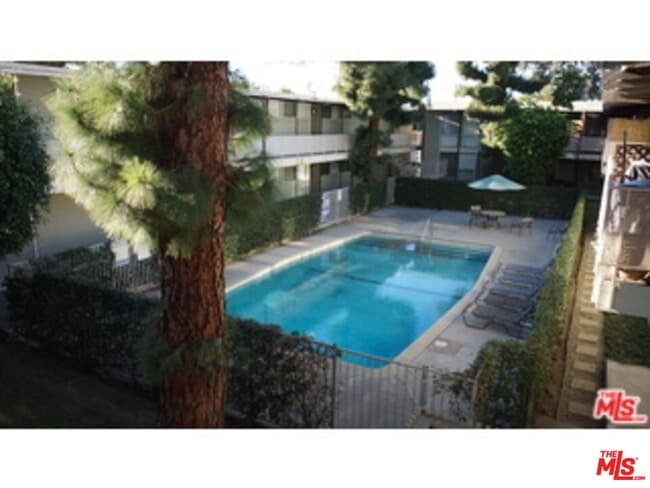 11133 Rose Ave in Los Angeles, CA - Building Photo - Building Photo