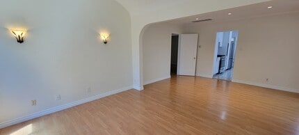 567 South St, Unit 1-1101 in Glendale, CA - Foto de edificio - Building Photo