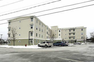 Linscott Court Apartments in Rochester, NH - Building Photo - Building Photo