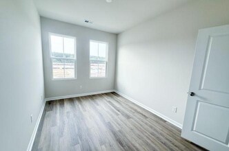 760 Blueway Ave in Summerville, SC - Building Photo - Building Photo