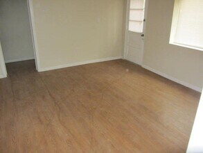 2059 Honeysuckle Ln SW in Atlanta, GA - Building Photo - Building Photo