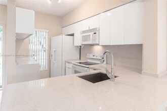 93 Simonton Cir-Unit -93 in Weston, FL - Building Photo - Building Photo