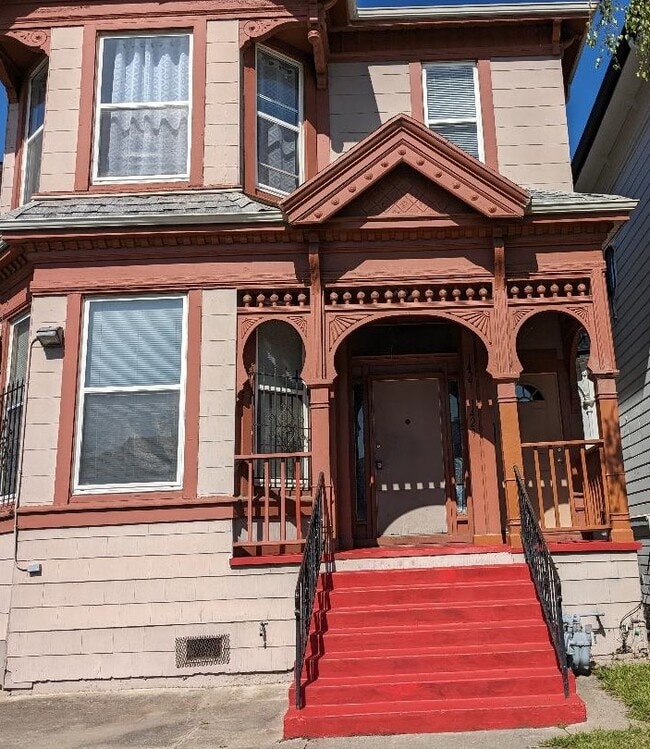 1427 Adeline St, Unit Duplex in Oakland, CA - Building Photo - Building Photo