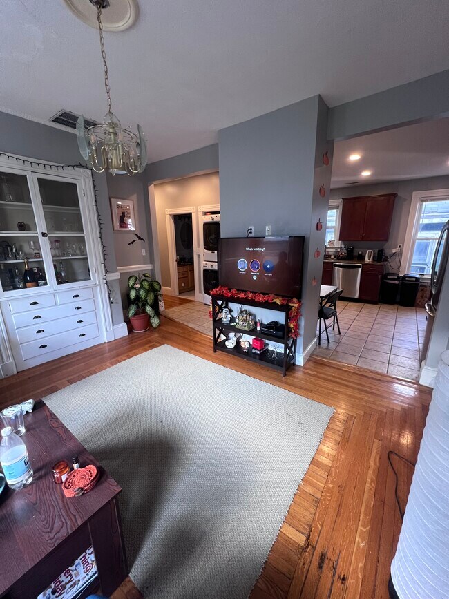 122 Calumet St, Unit 3 in Boston, MA - Building Photo - Building Photo