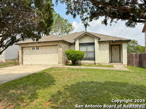 6439 Beech Trail Dr in Converse, TX - Building Photo