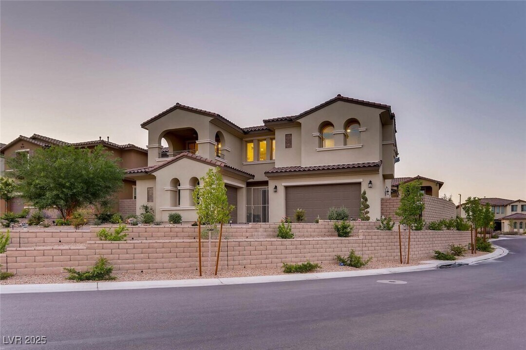 12024 Vibrato Ct in Las Vegas, NV - Building Photo