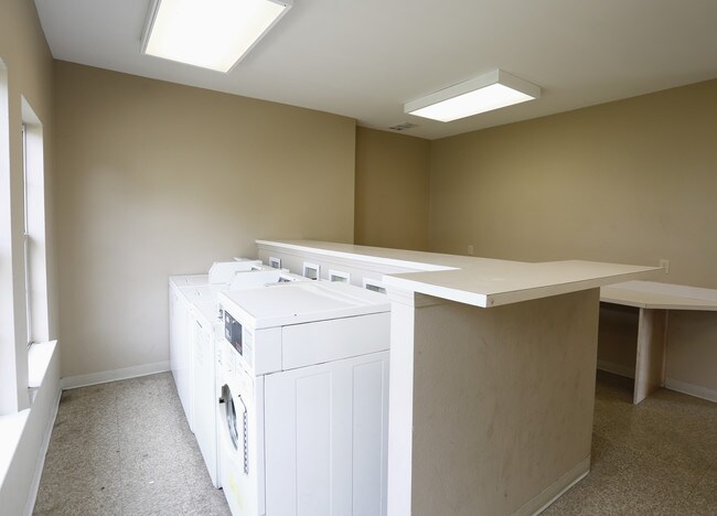 Meadows West Memphis in West Memphis, AR - Foto de edificio - Interior Photo