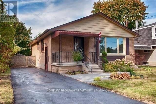 property at 381 Taylor Mills Dr N