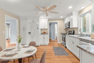 45 Stanford Dr in Westwood, MA - Building Photo - Building Photo