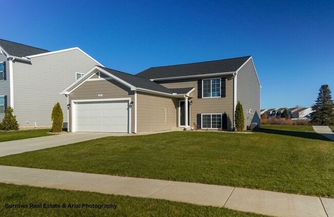 8297 W Sturtevant Ave in Richland, MI - Foto de edificio - Building Photo