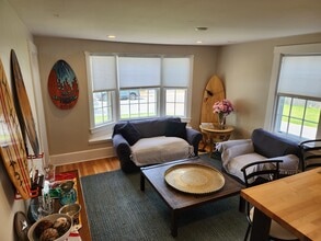 211 Elm St, Unit Single family house in Dartmouth, MA - Building Photo - Building Photo
