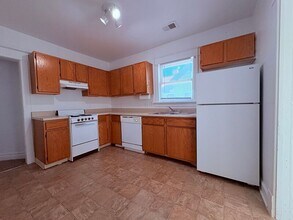 523 W Maple Ave in Independence, MO - Building Photo - Building Photo